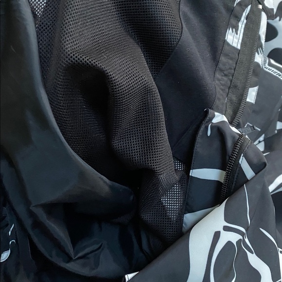 Burton [AK] Black/White Graphic Gore-Tex Swash Snowboard Men’s Pants Size XL - Picture 8 of 8